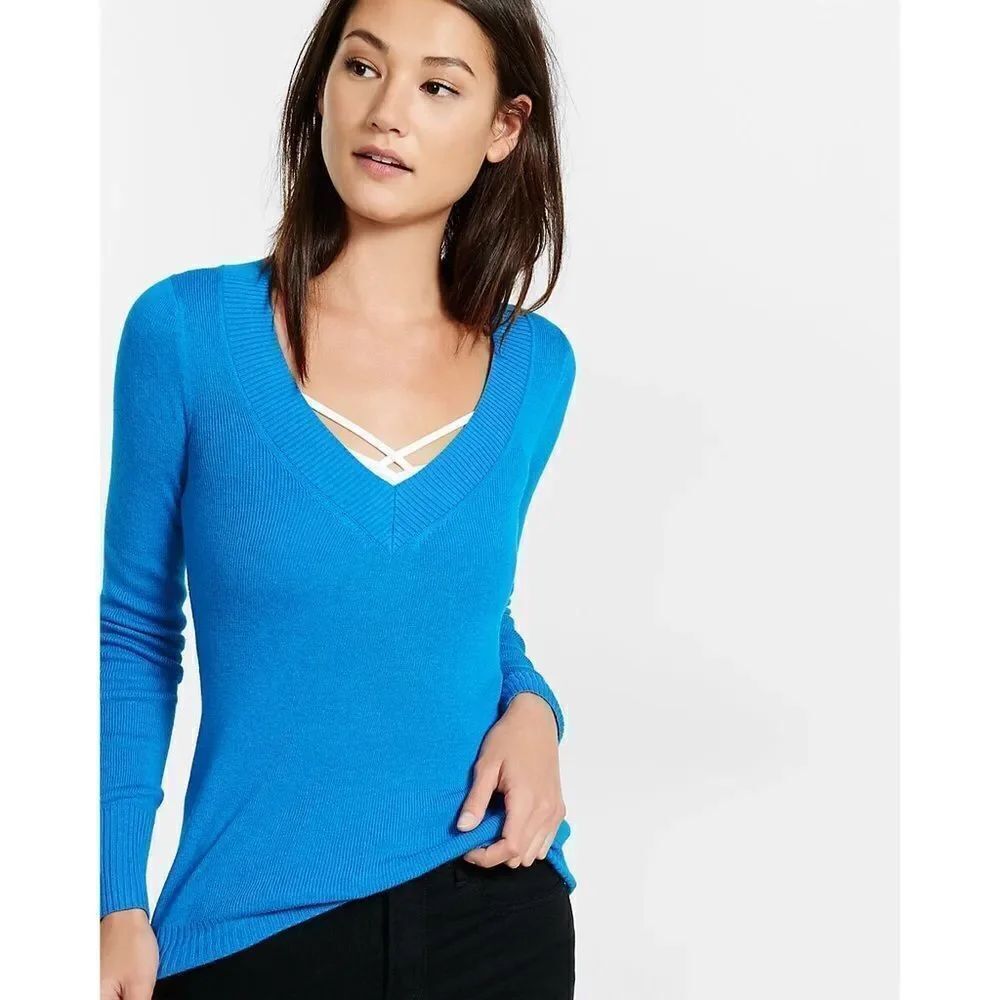 ✨Fitted V-Neck Sweater✨  - Picture 2 of 2